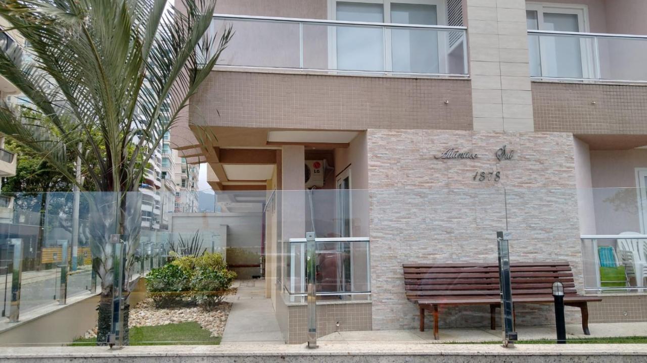 Apartamento De Cobertura Frente Para O Mar Itapema Extérieur photo